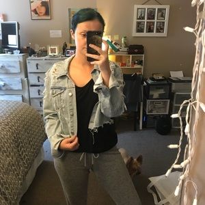 Cropped denim jacket